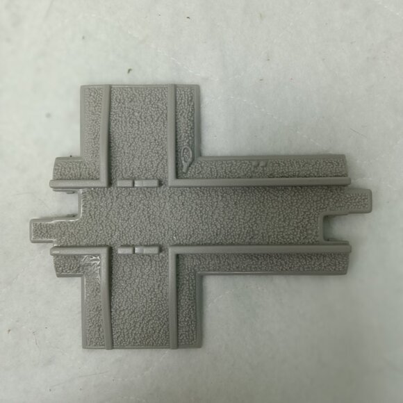 Fisher Price Geotrax 32 Pieces of Gray Railway Tracks - Picture 6 of 7